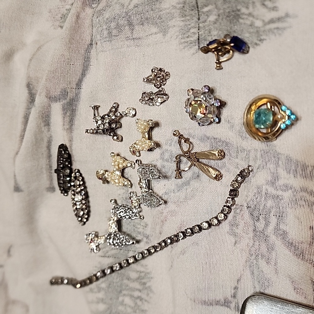Antique miscellaneous jewelry
